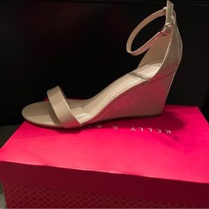 Kelly & Katie Addisson Neutral Wedges- 9.5
